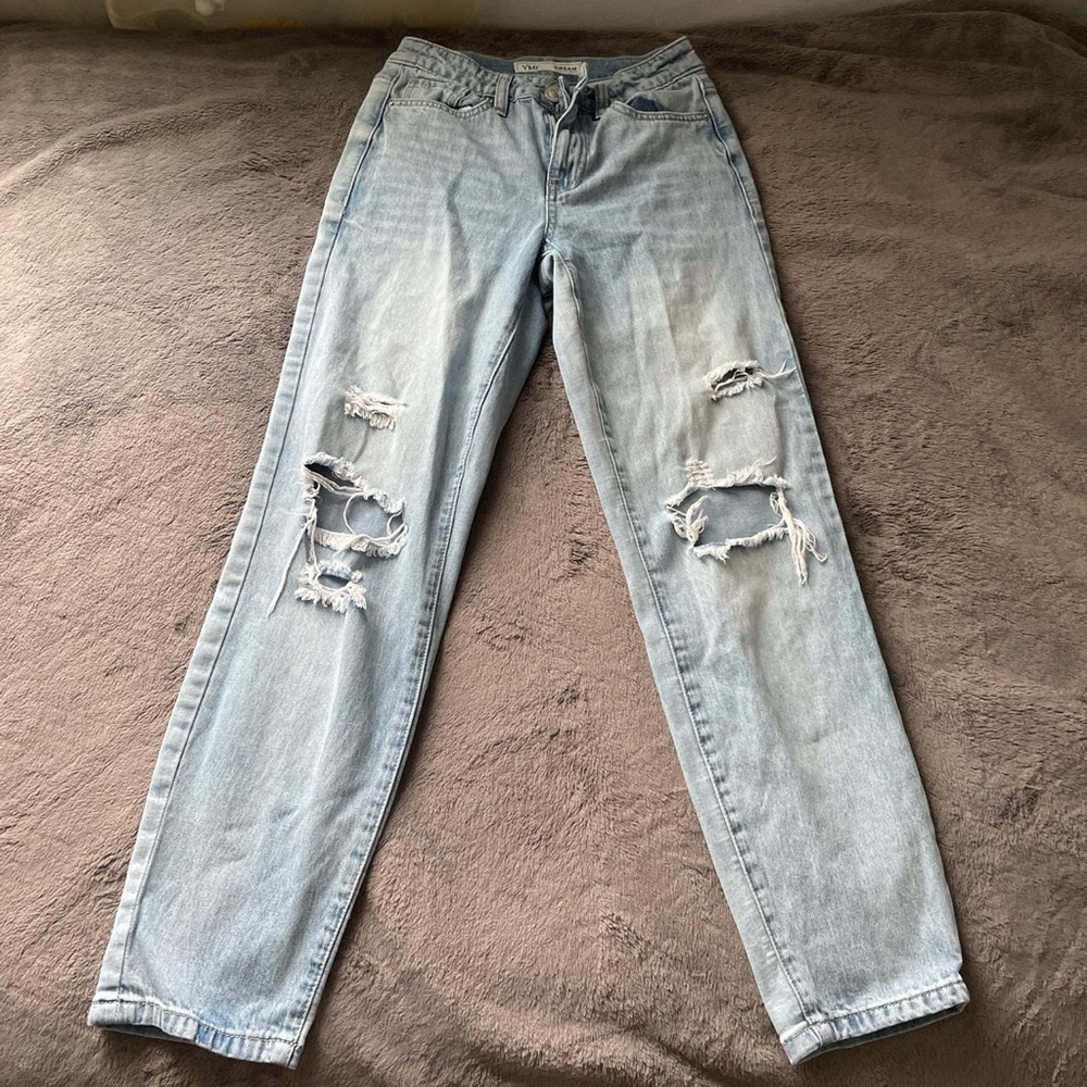 never worn distressed/ripped light wash blue skinny jeans